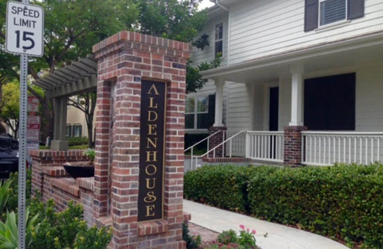aldenhouse-residential-signage-gallery